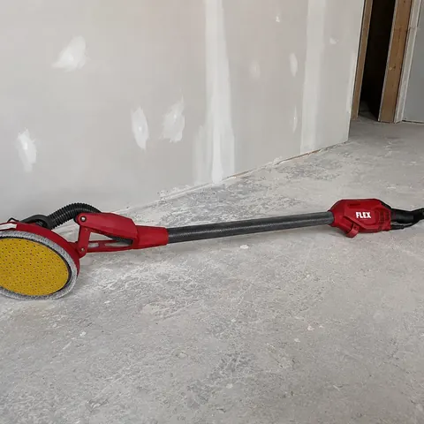 FLEX GE 6 R-EC Giraffe bei Schleifarbeiten